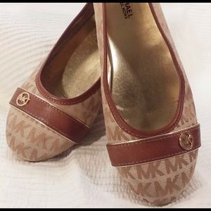 Michael Kors Jerica Slip On Flats Shoe Girl Size 2
